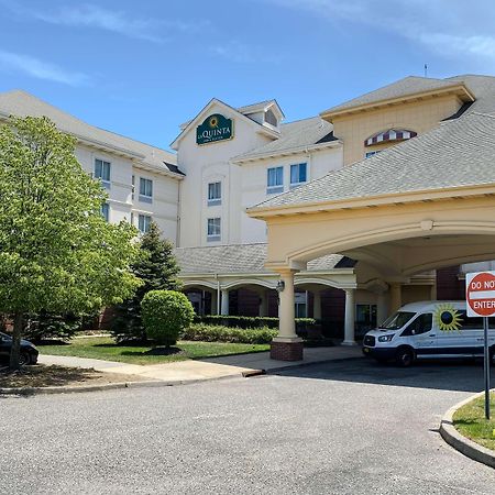 La Quinta By Wyndham Islip - Macarthur Airport Hotel Bohemia Exterior photo