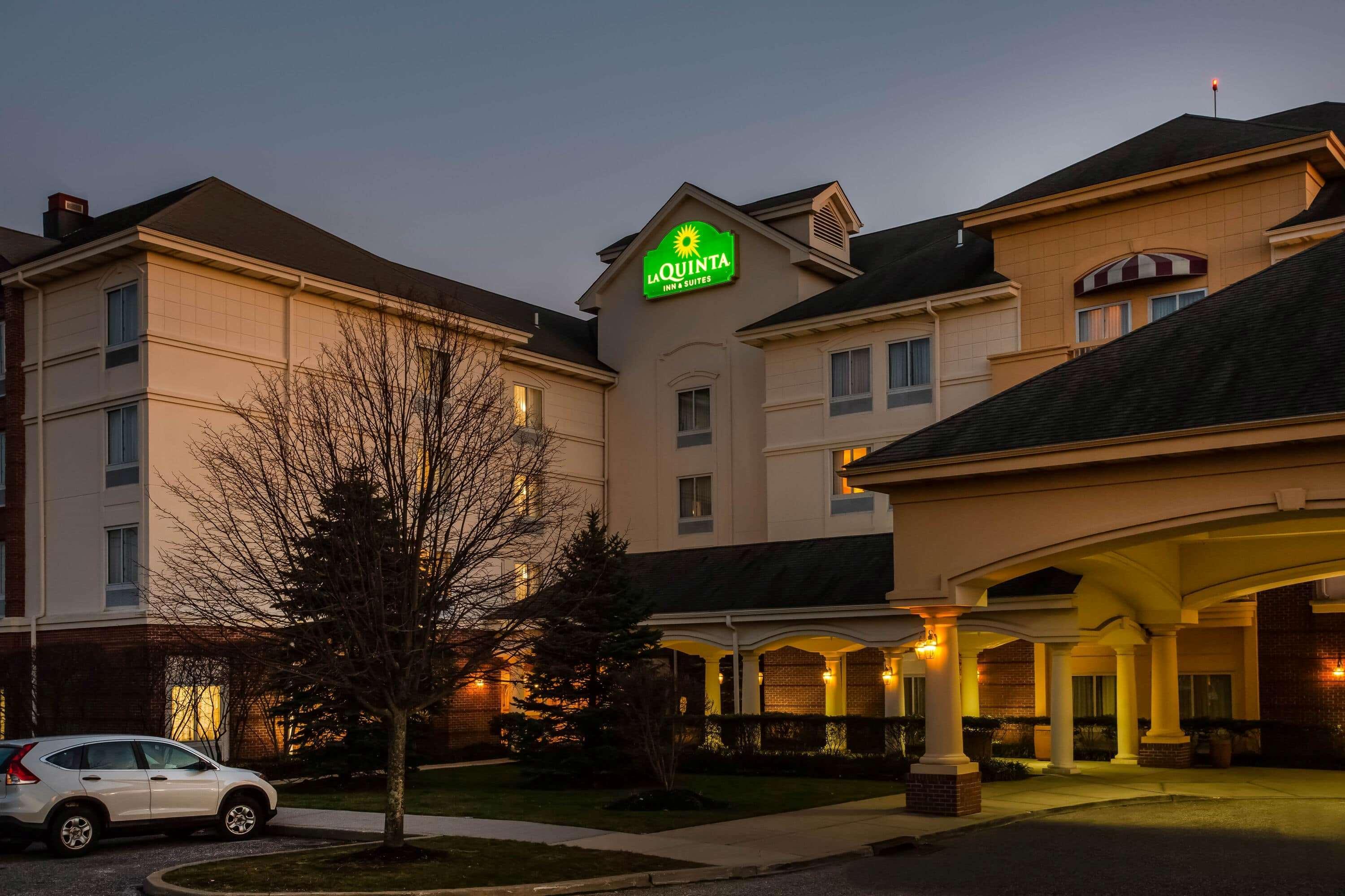 La Quinta By Wyndham Islip - Macarthur Airport Hotel Bohemia Exterior photo